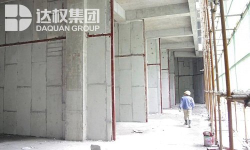 保溫輕質(zhì)隔墻板變形、開裂常見原因有哪些？