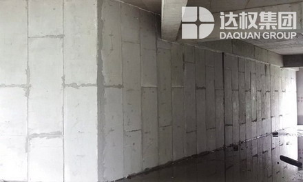與輕質(zhì)隔墻板價(jià)格有關(guān)的因素有哪些？